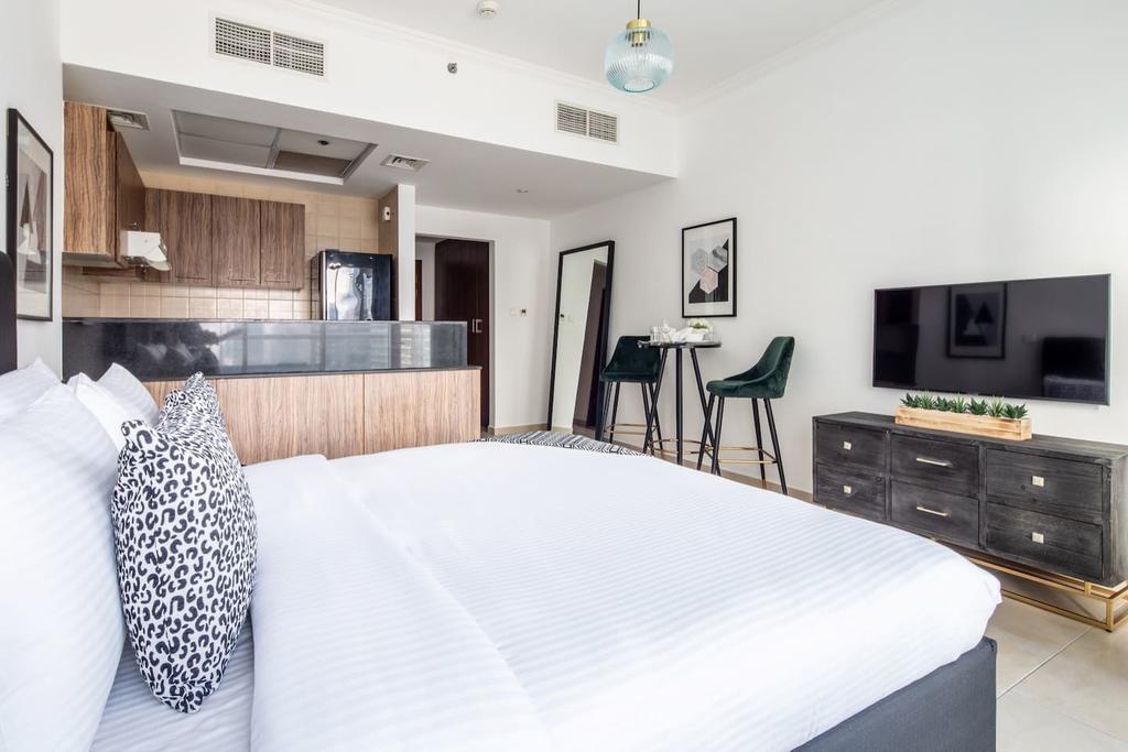 Frank Porter - Burj Al Noujoum - thumb 5