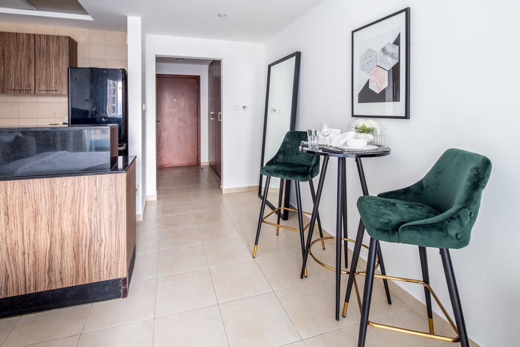 Frank Porter - Burj Al Noujoum - thumb 6