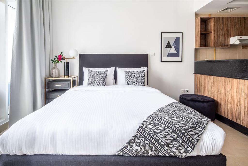 Frank Porter - Burj Al Noujoum - thumb 3