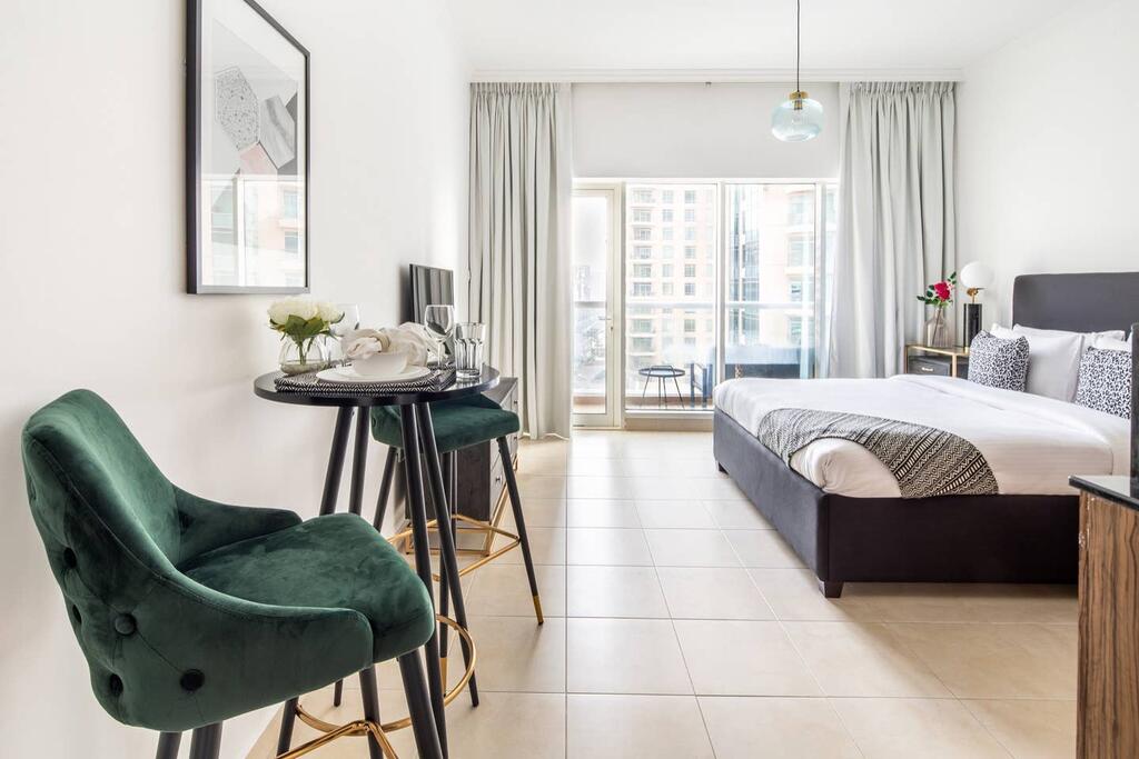 Frank Porter - Burj Al Noujoum - thumb 0