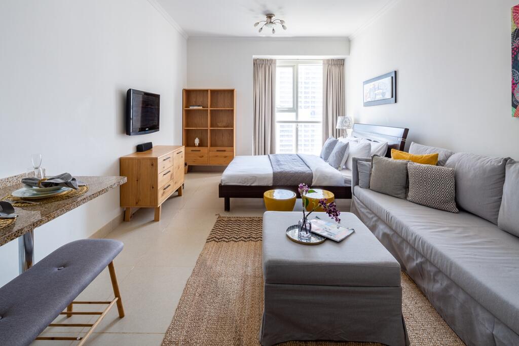 Frank Porter - Goldcrest Executive - thumb 3