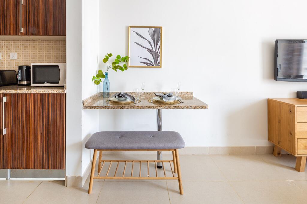 Frank Porter - Goldcrest Executive - thumb 4