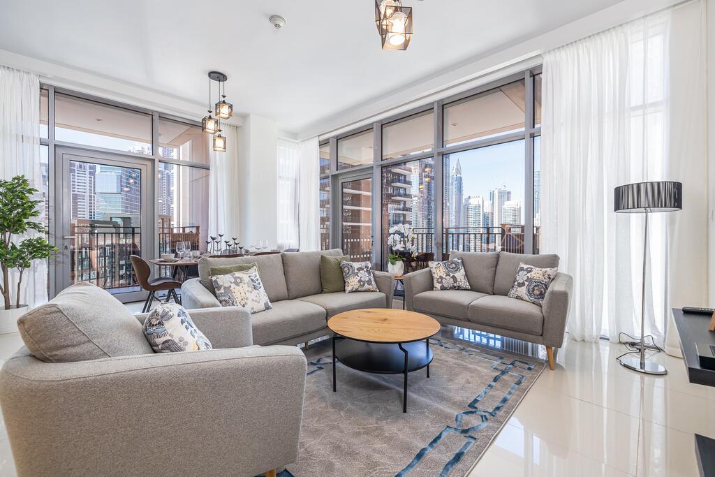 Gorgeous 2 BR Mid Floor Holiday Home In Downtown - thumb 2