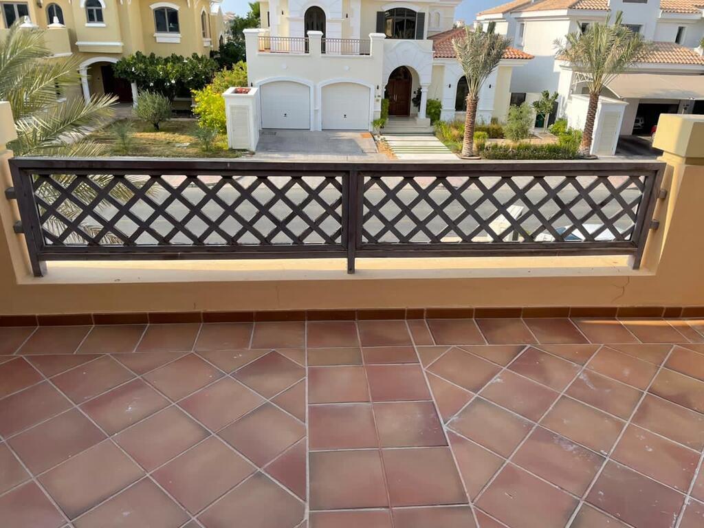 Gorgeous 4 Bedroom Villa With Private Pool In Palm Jumeira Dubai - thumb 8