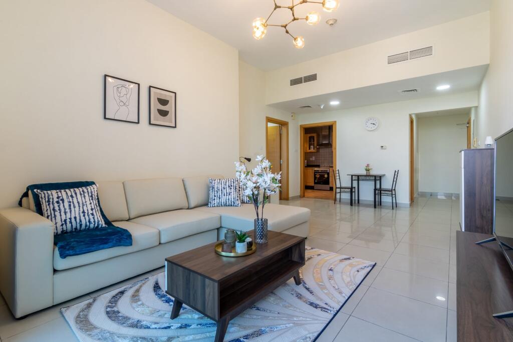 GuestReady - Apartment In Armada Tower With A Stunning View! - thumb 3