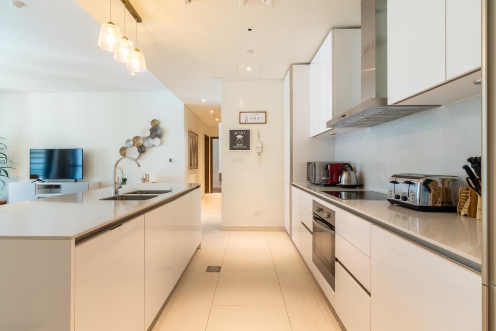 GuestReady - Divine Family Home In City Walk - thumb 7