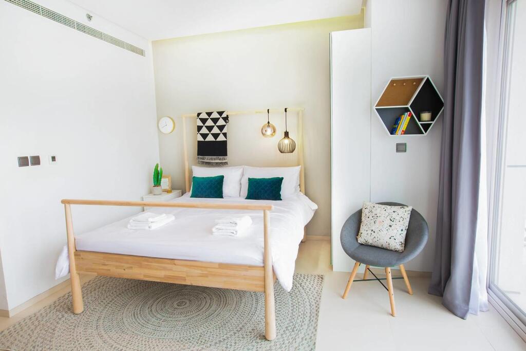 GuestReady - Newly Designed Apartment Walk To The Beach - thumb 1