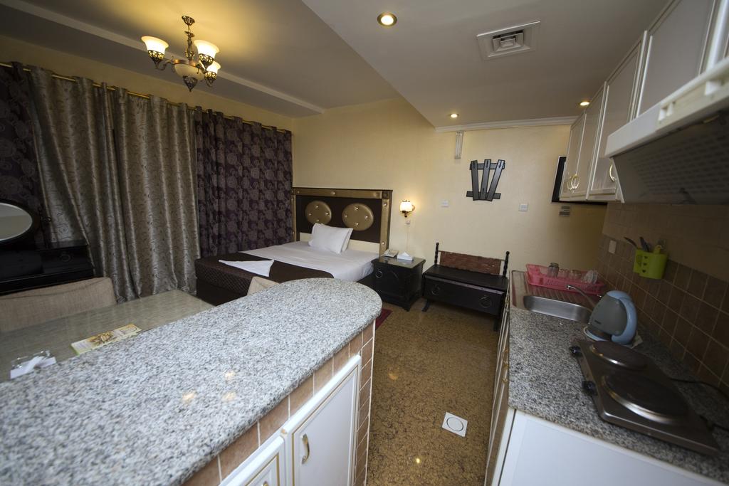 Hafez Hotel Apartments Al Ras Metro Station - thumb 7