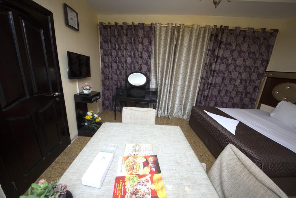 Hafez Hotel Apartments Al Ras Metro Station - thumb 6