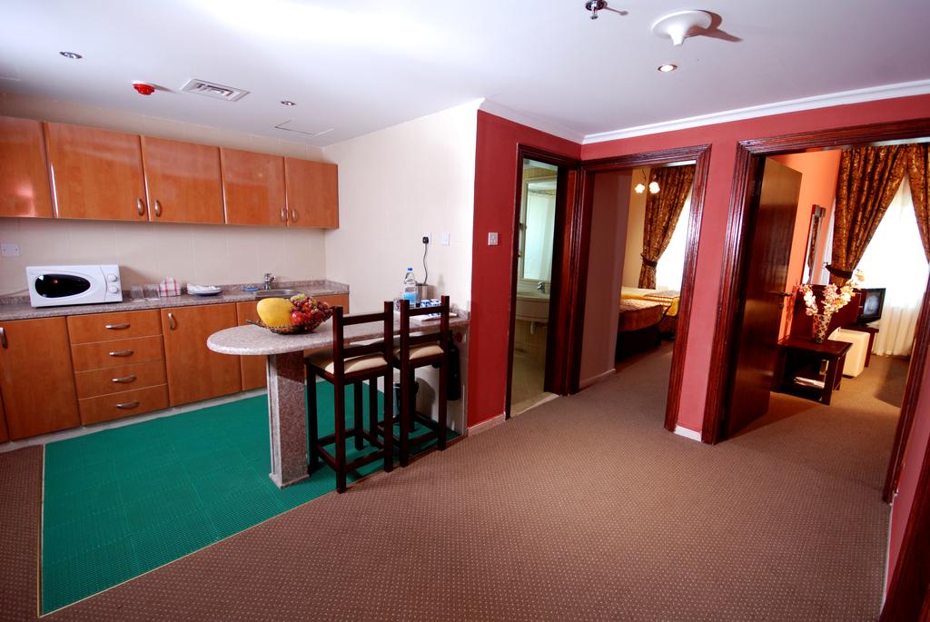 Al Bustan Tower Hotel Suites - thumb 1