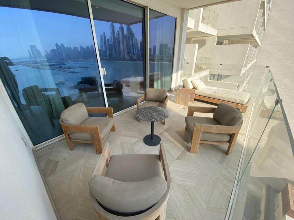 Key View - FIVE Palm - thumb 5