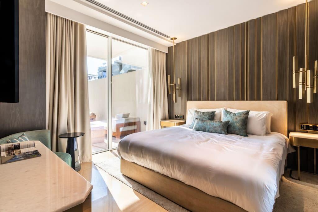 Key View - FIVE Palm - thumb 1