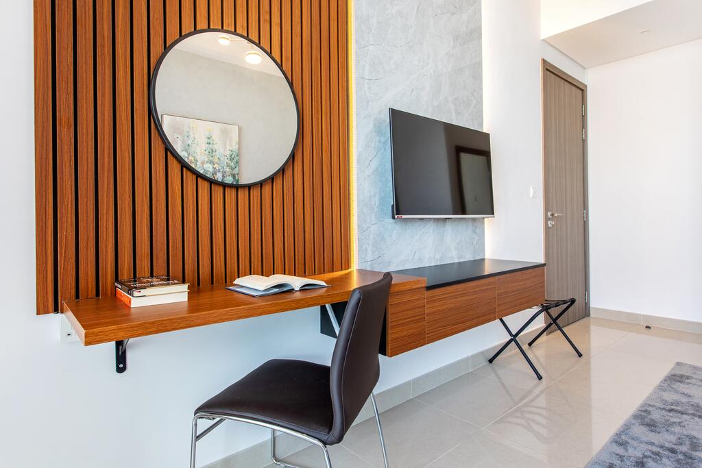 Live In The Middle Of Lagoons And Sea - thumb 3