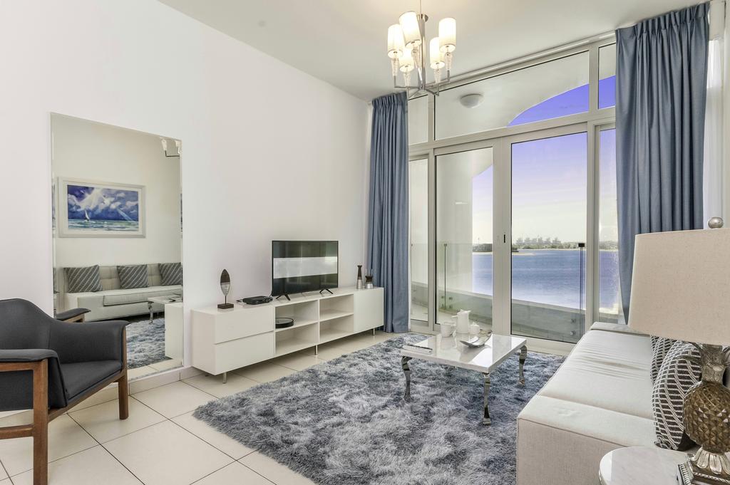 Luton Vacation Homes - Royal Bay - thumb 0