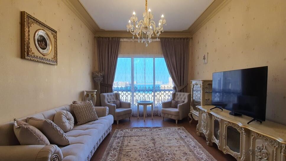 Luxury 1BR Apartment In Bab Al Bahr - thumb 0