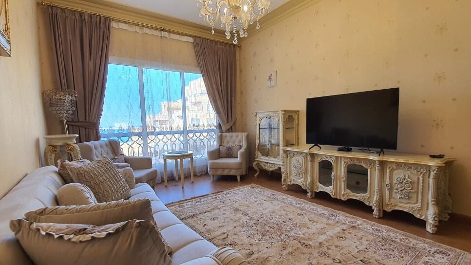 Luxury 1BR Apartment In Bab Al Bahr - thumb 5