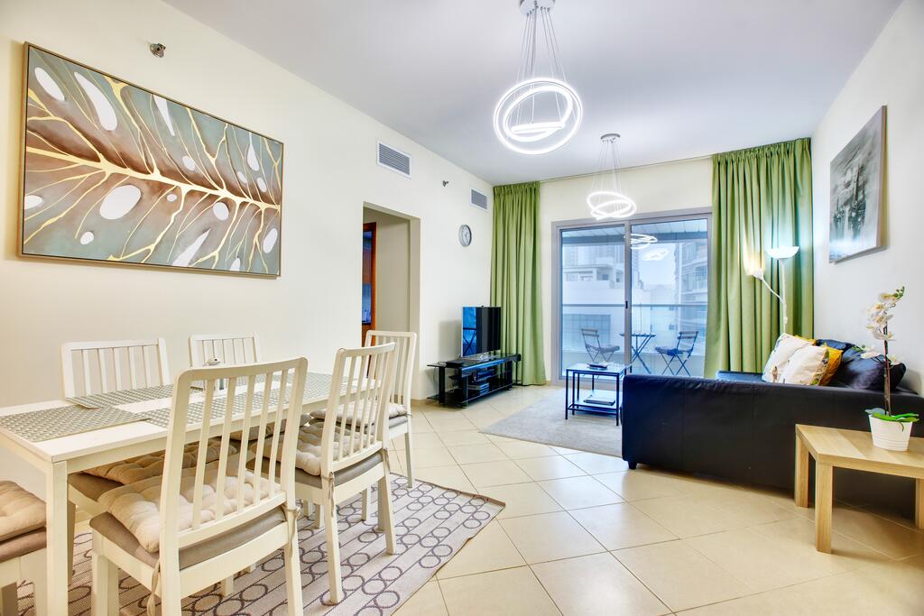 Apricus Holiday Homes - Beautiful 2 Bdrm Apartment Near Metro - thumb 1