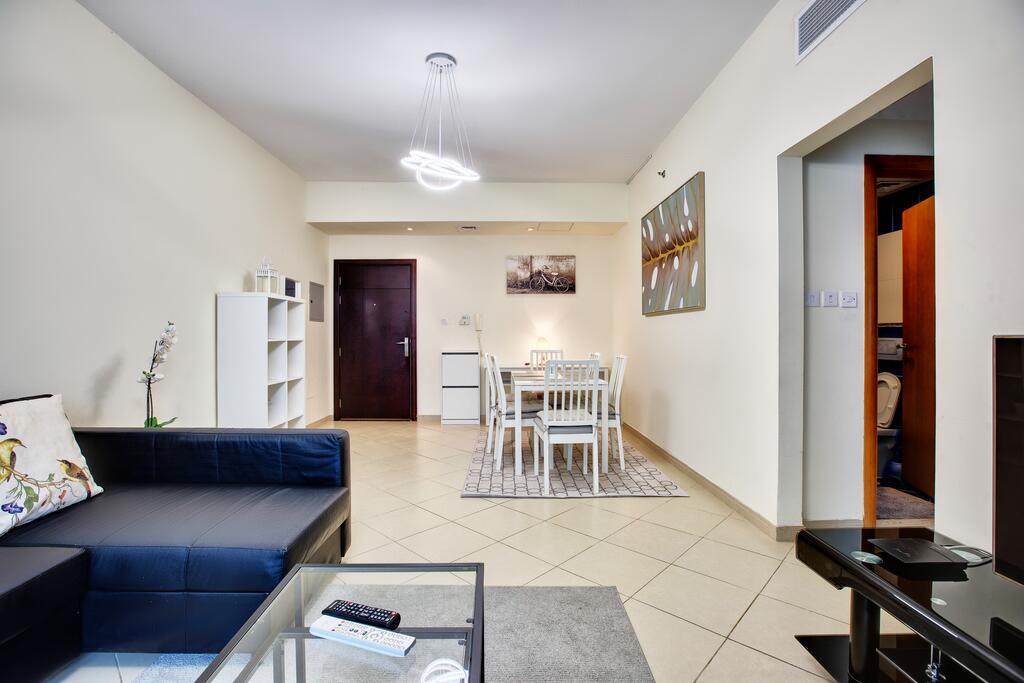 Apricus Holiday Homes - Beautiful 2 Bdrm Apartment Near Metro - thumb 2