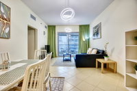 Apricus Holiday Homes - Beautiful 2 bdrm apartment near Metro Tourism UAE