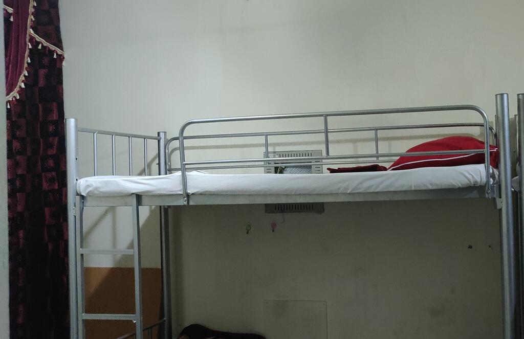 Bed Space For Females & Couples - thumb 5