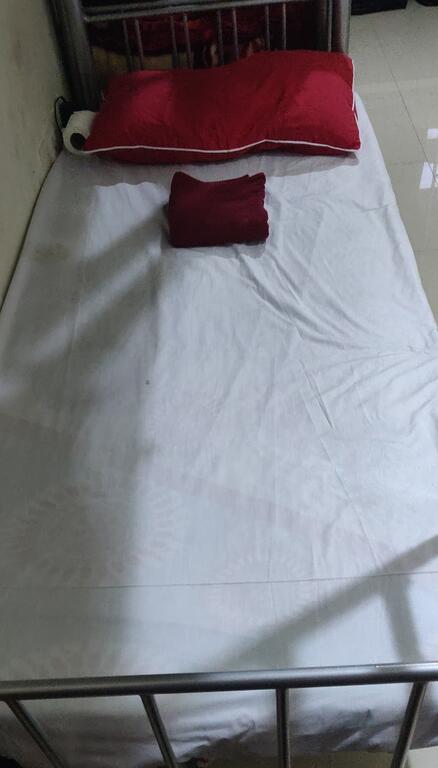 Bed Space For Females & Couples - thumb 3