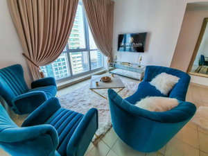 Castle Plaza- Comfortable 2 Bedroom Partial Sea View