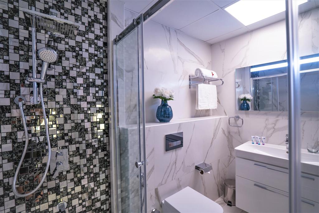 A C Pearl Holiday - Stunning Marina And Sea Views Apartment - thumb 7