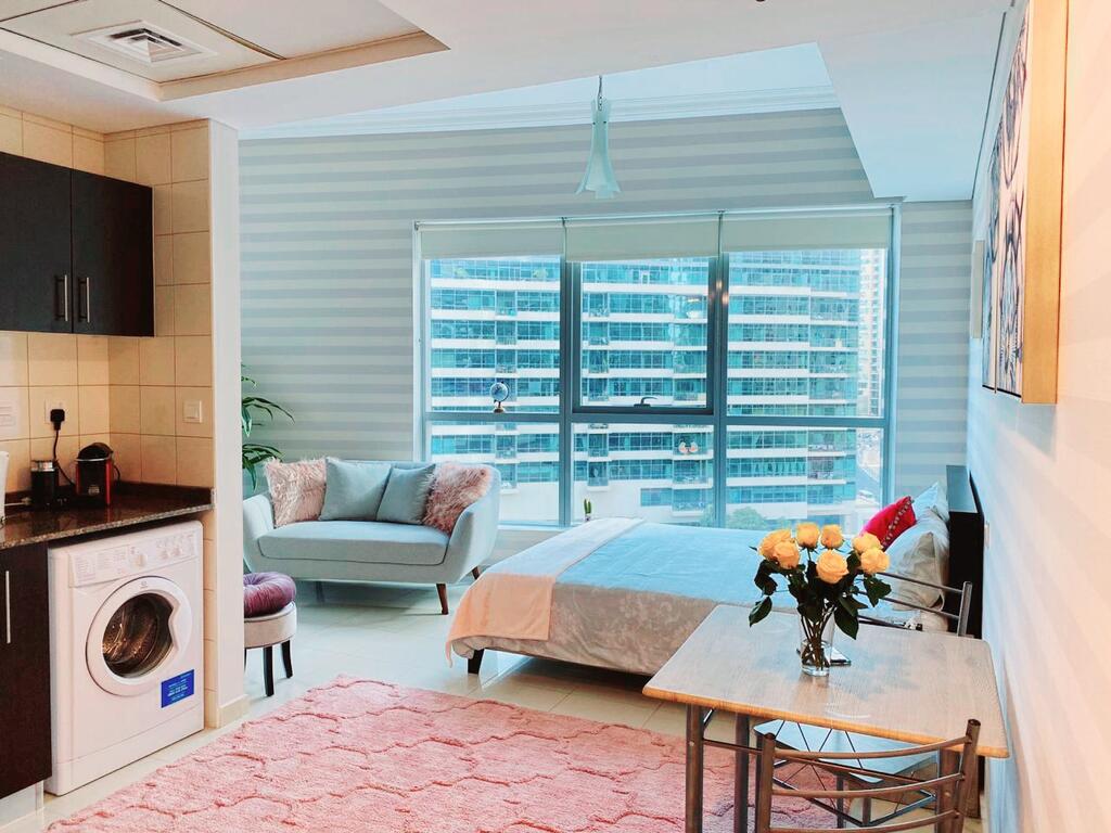 Luxury Studio Apartment With Full Dubai Marina Views - thumb 1