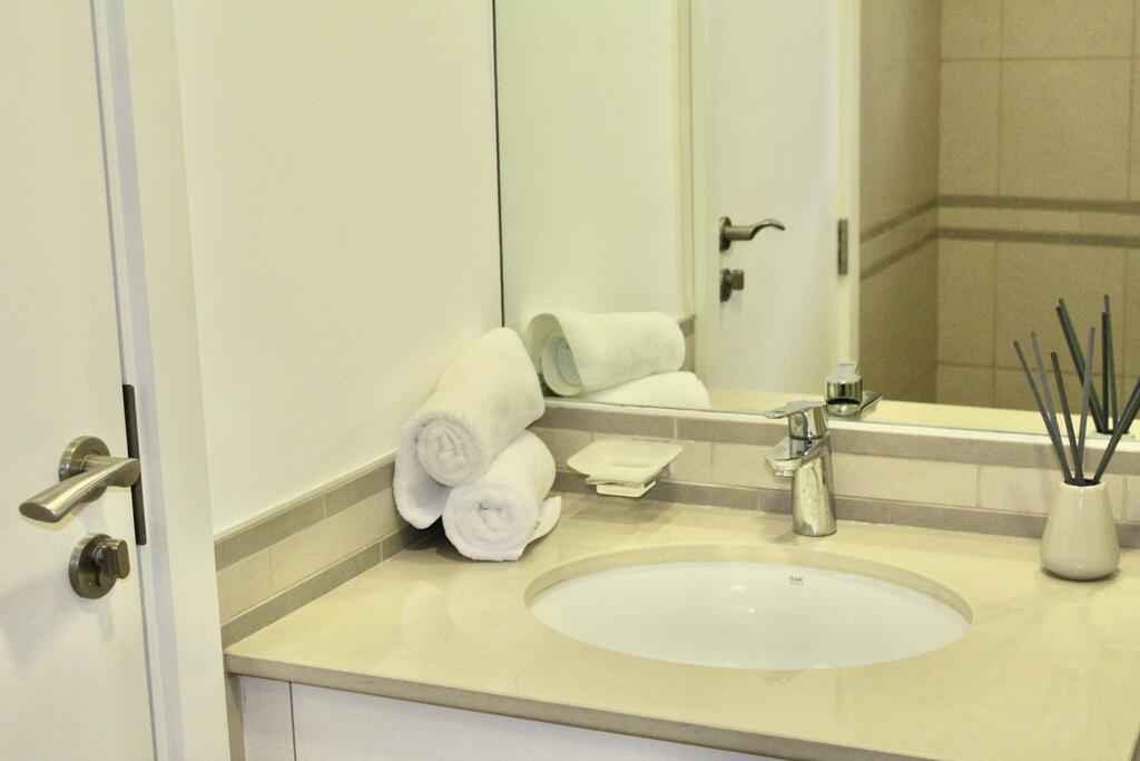 Modern Beautiful 2 Bedroom Apartment - thumb 2