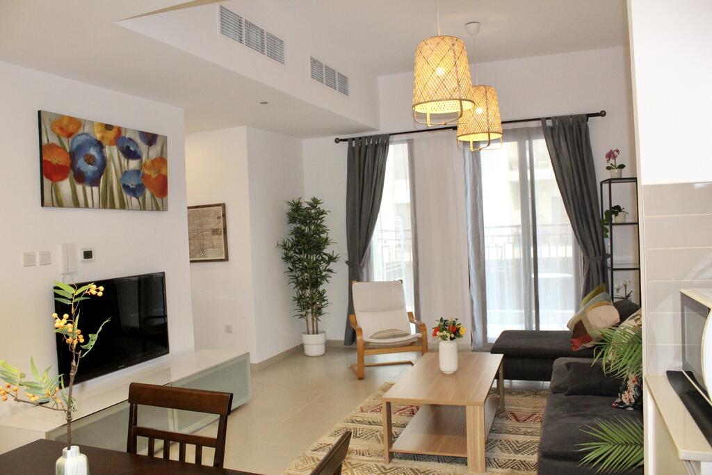 Modern Beautiful 2 Bedroom Apartment - thumb 0