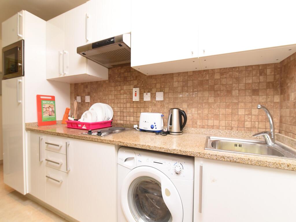 OYO 575 Home Capitol Tower 11 - thumb 5