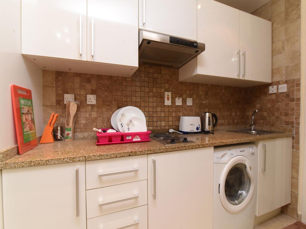 OYO 575 Home Capitol Tower 11 - thumb 7