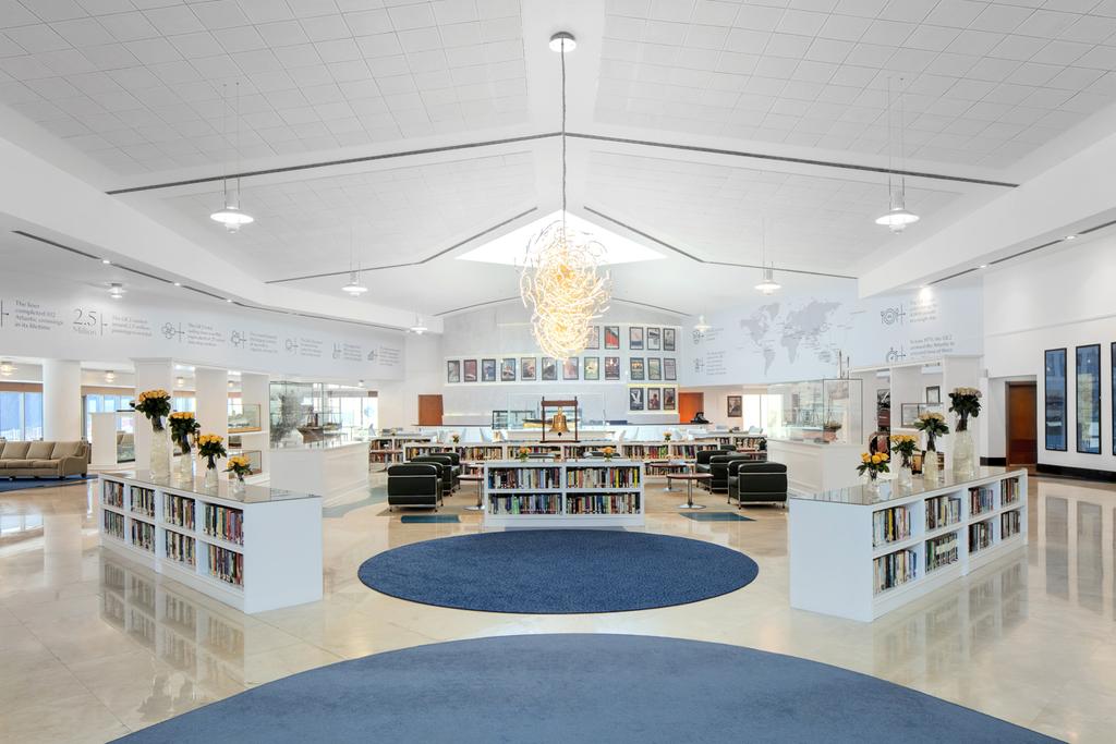 Queen Elizabeth 2 Hotel - thumb 1