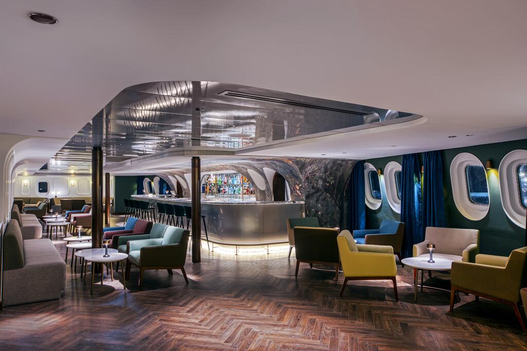 Queen Elizabeth 2 Hotel - thumb 6