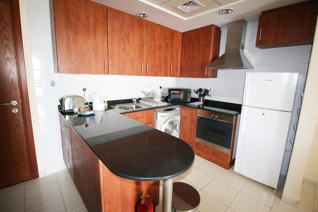 R&H - 1BR, JLT, Metro, Dining, Vibrant Community - thumb 3