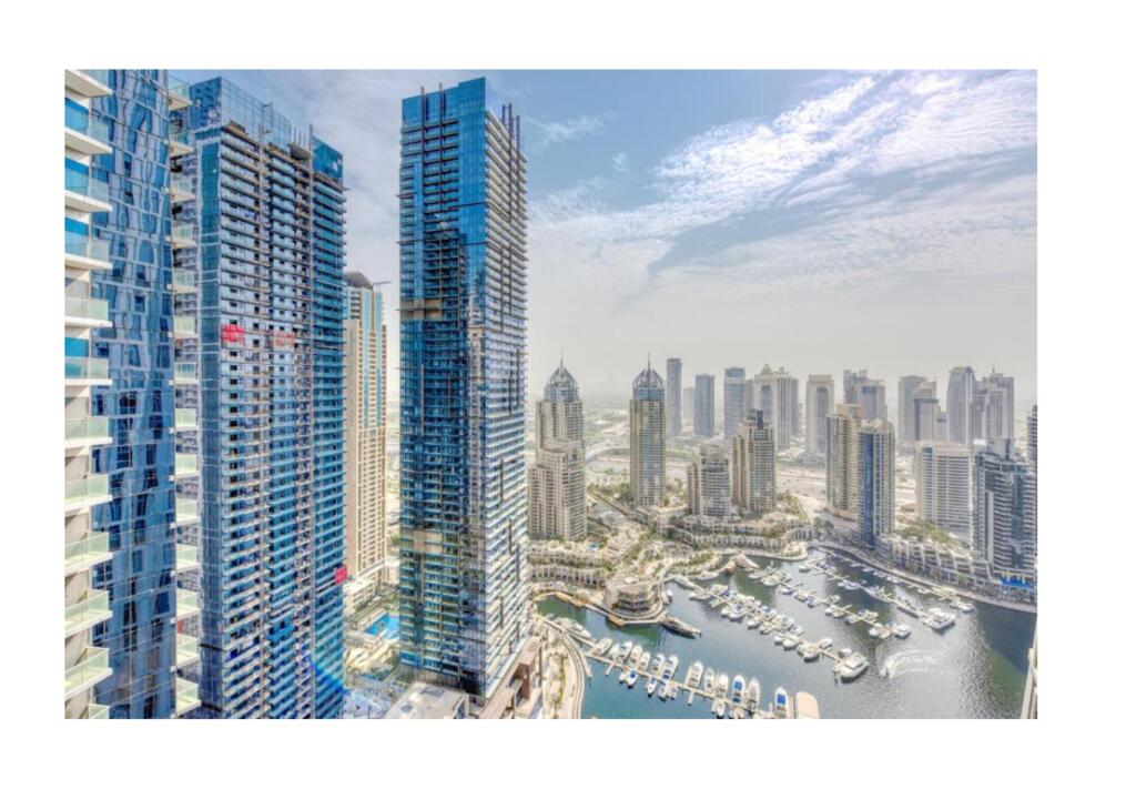 R&H - 2BR In Iconic Cayan Tower With Grand Views - thumb 0