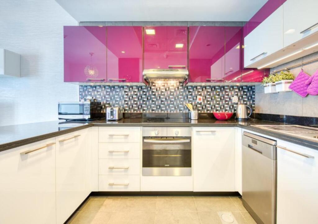 R&H - 2BR In Iconic Cayan Tower With Grand Views - thumb 7