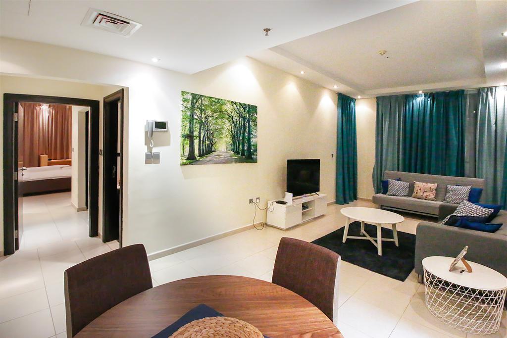 R&H- 1BR, Marina, Spacious, Beach, Biz-Ready - thumb 5