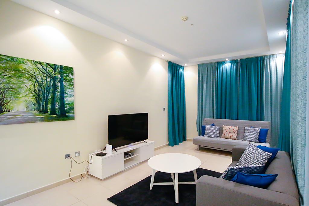 R&H- 1BR, Marina, Spacious, Beach, Biz-Ready - thumb 2