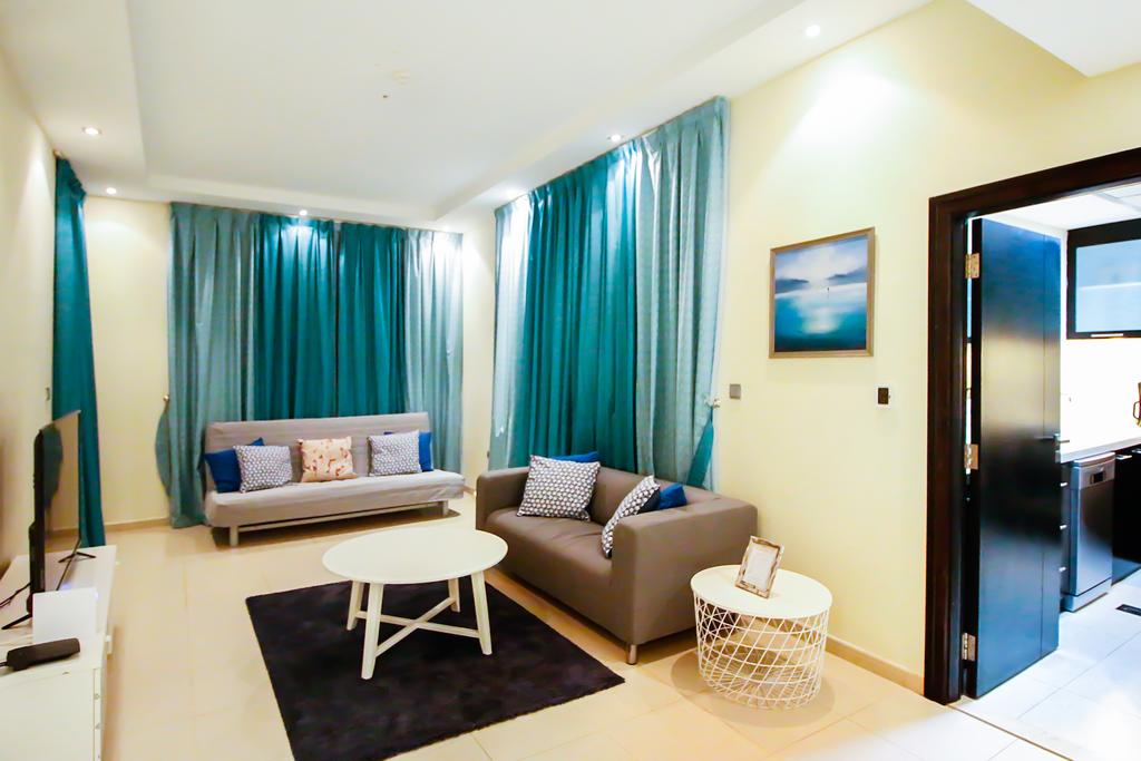 R&H- 1BR, Marina, Spacious, Beach, Biz-Ready - thumb 1