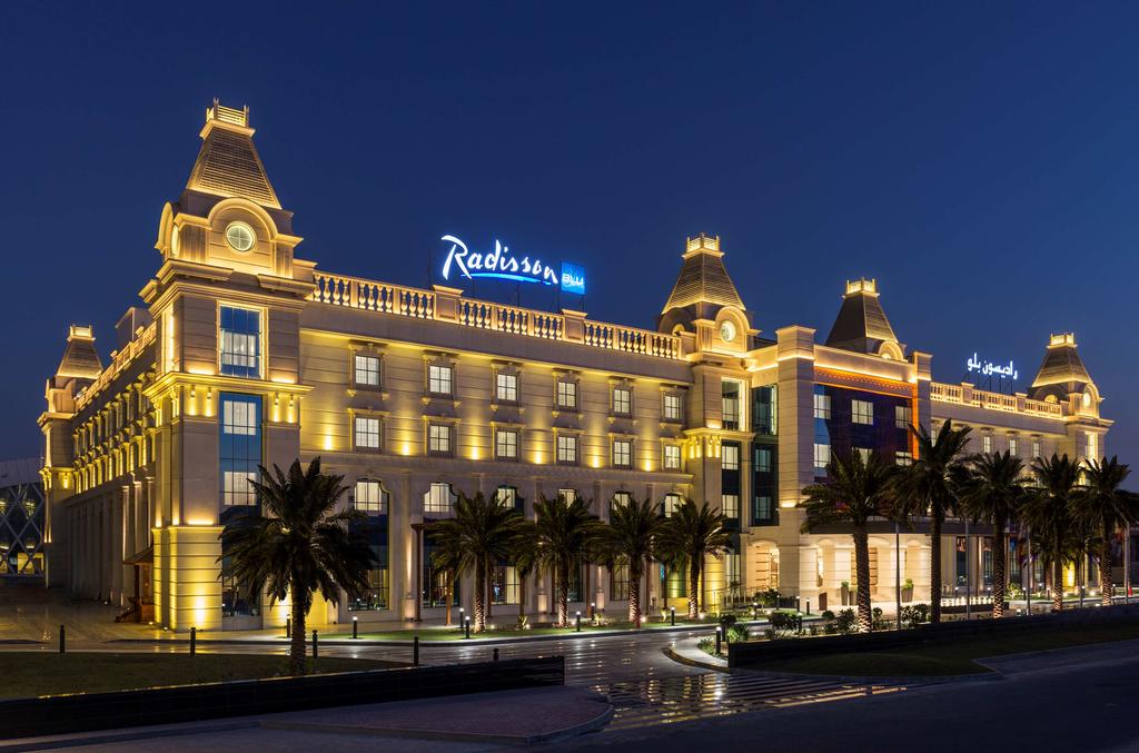 Radisson Blu Hotel, Ajman - thumb 1