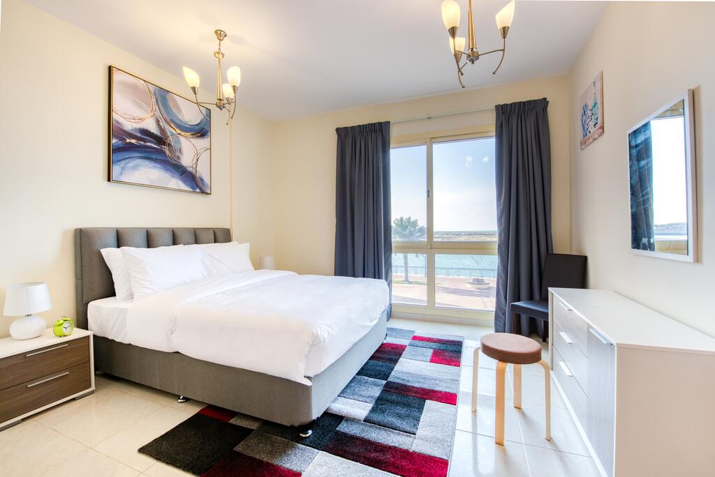 RH - Spacious Apartment With Balcony, Walking Distance To Beach - thumb 6