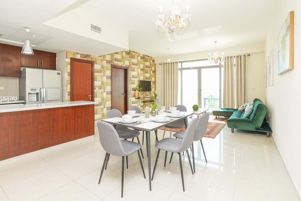 RH- Bright & Sunny 3BR Apt With Golfcourse Views - thumb 6