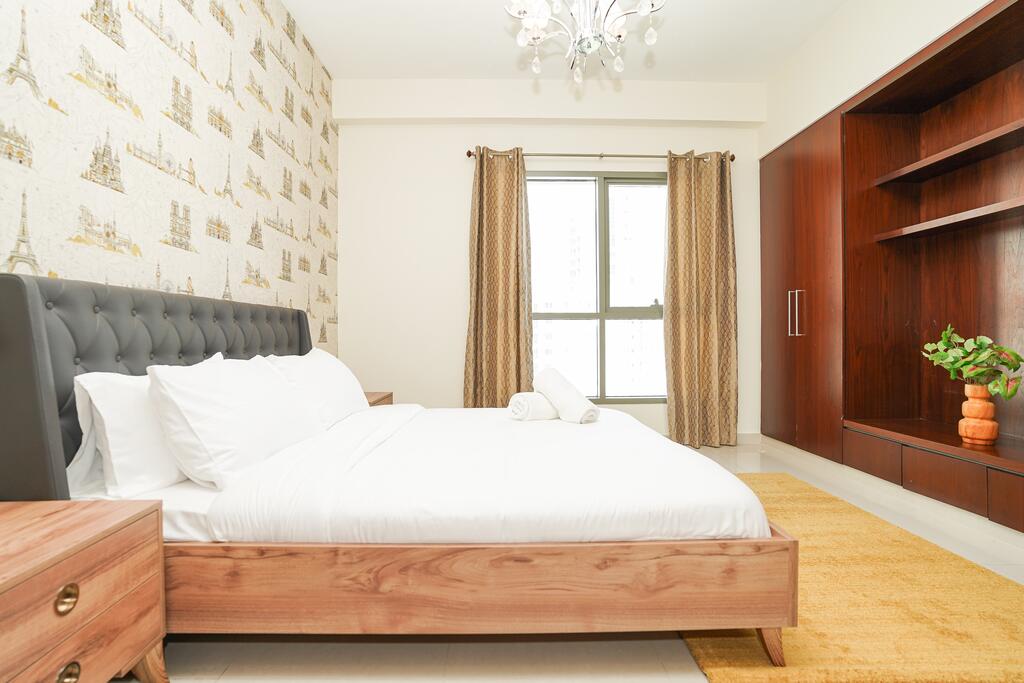 RH- Bright & Sunny 3BR Apt With Golfcourse Views - thumb 7