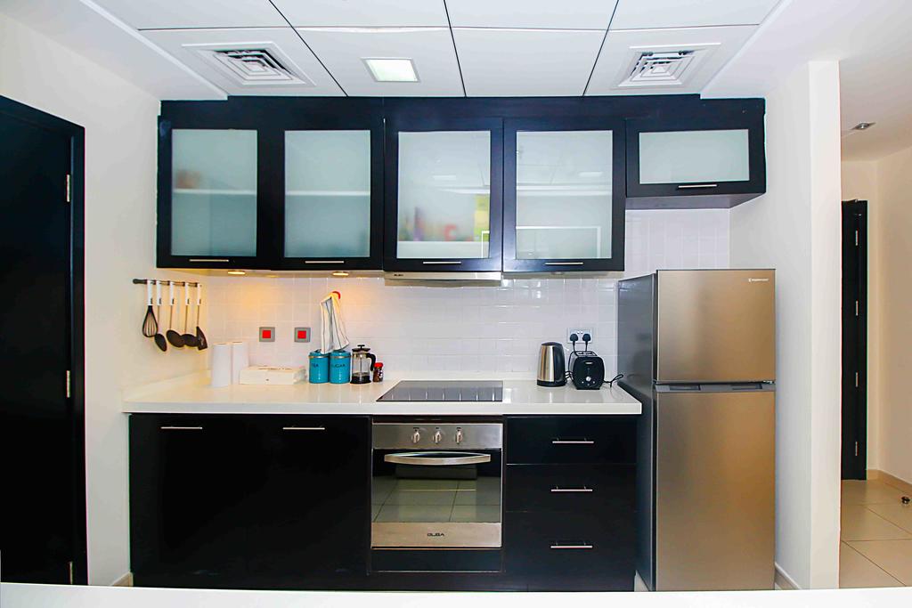 RH- Cozy 1BR In Marina With Burj-Al-Arab, Sea Views - thumb 3