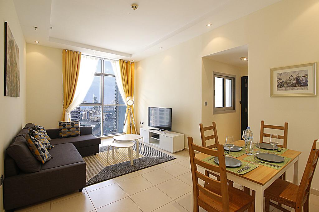 RH- Cozy 1BR In Marina With Burj-Al-Arab, Sea Views - thumb 1