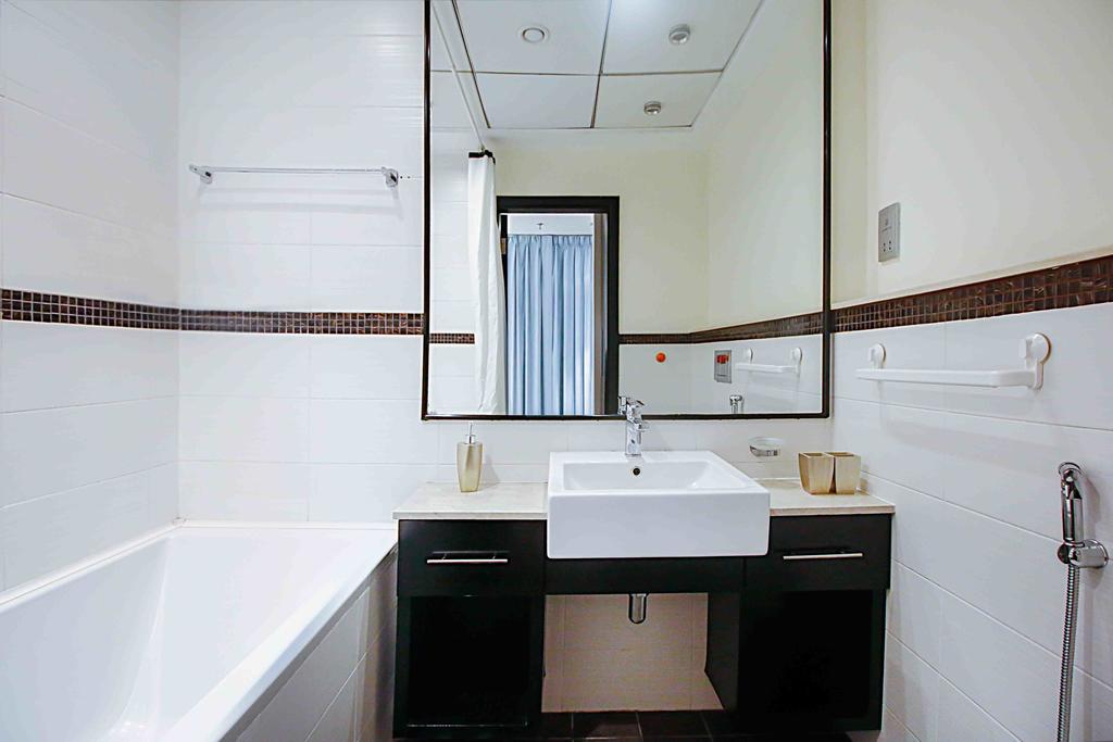 RH- Cozy 1BR In Marina With Burj-Al-Arab, Sea Views - thumb 5