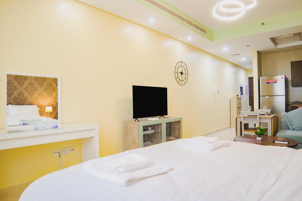 Signature Holiday Homes - Amazing Studio In Hercules Tower, Wadi Al Safa - thumb 2