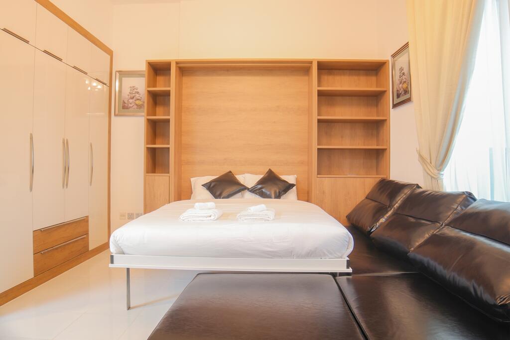 Signature Holiday Homes - Fully Furnished Studio In Glamz, Al Furjan - thumb 2