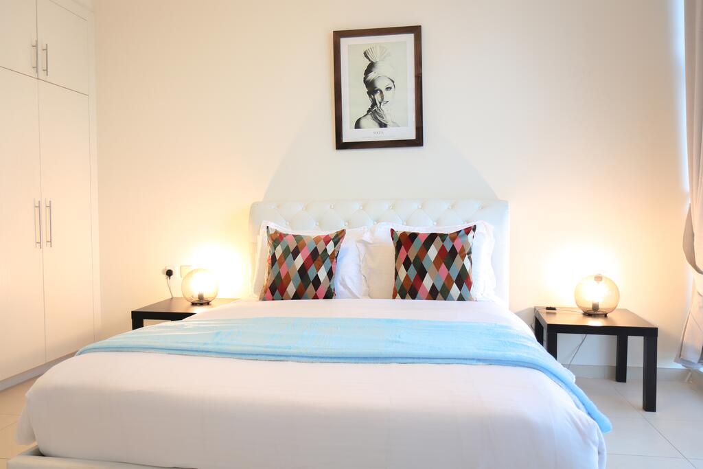 Signature Holiday Homes - Furnished 3BHK Duplex In Yacht Bay, Dubai Marina - thumb 3